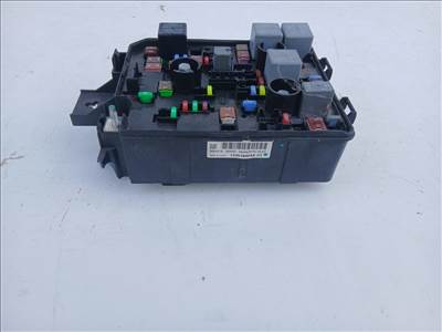 Opel Corsa E 2014- 2014-2019 Biztosítéktábla 13451890