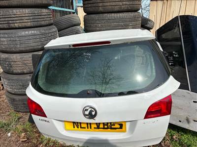  OPEL ASTRA J Sports Tourer Csomagtérajtó (Részeivel