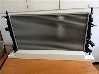 Ford C-Max vízhűtő  fda2370