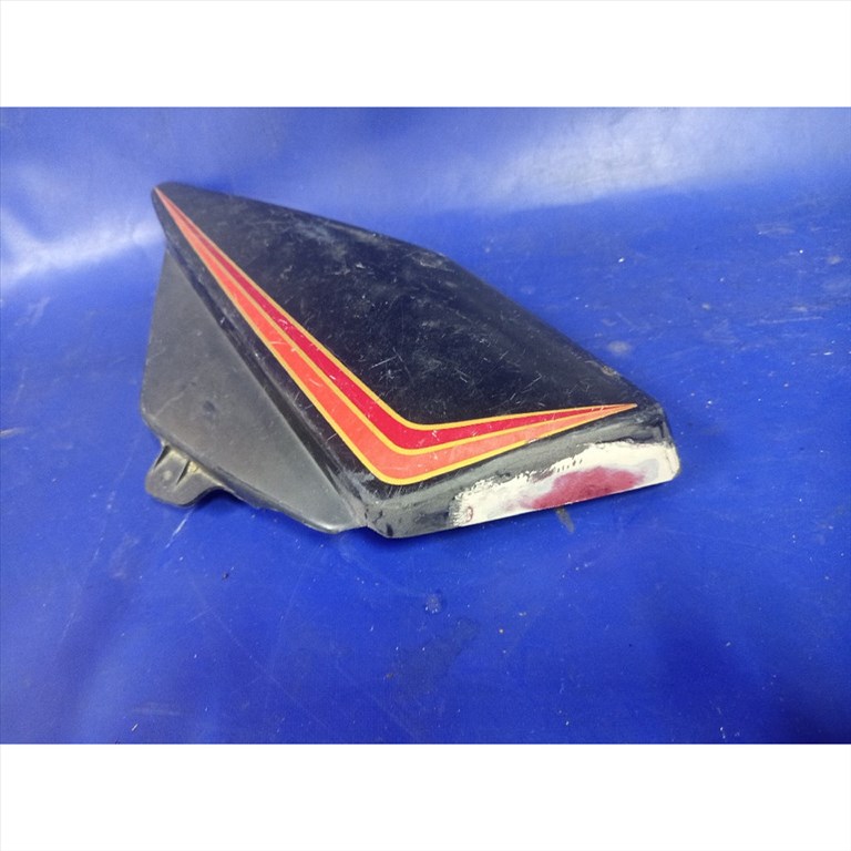 Yamaha RD 250 4L1 RD 350 4L0 ülés alatti idom jobb Seiteverkleidung side cover panel 7. kép