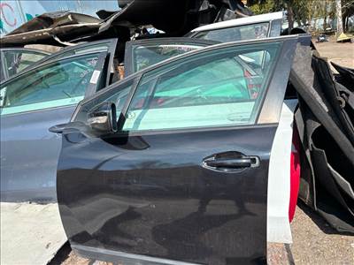 PEUGEOT 2008 Bal első Ajtó (Részeivel)