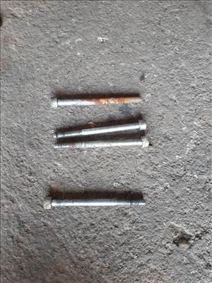 Volkswagen Passat B3  1.8 központi injektor rögzítő csavar 