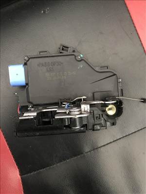 Volkswagen Jetta V bal első zár 3D1837015AD