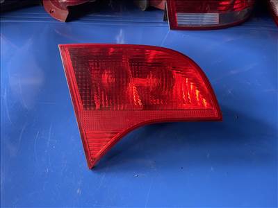Audi A4 (B7) Bal hátsó belső lámpa 8E9945093