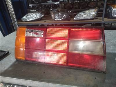 BMW E30 facelift 1987- bal hátsó lámpa