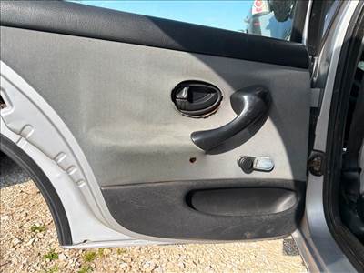 Peugeot 406 Bal hátsó Kapaszkodó (Felső) *163191*