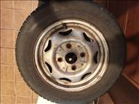 Suzuki Swift  13" használt lemezfelni, rajta 155/70 kopott General téli gumi