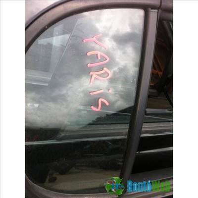 Toyota Yaris  háromszög üveg
