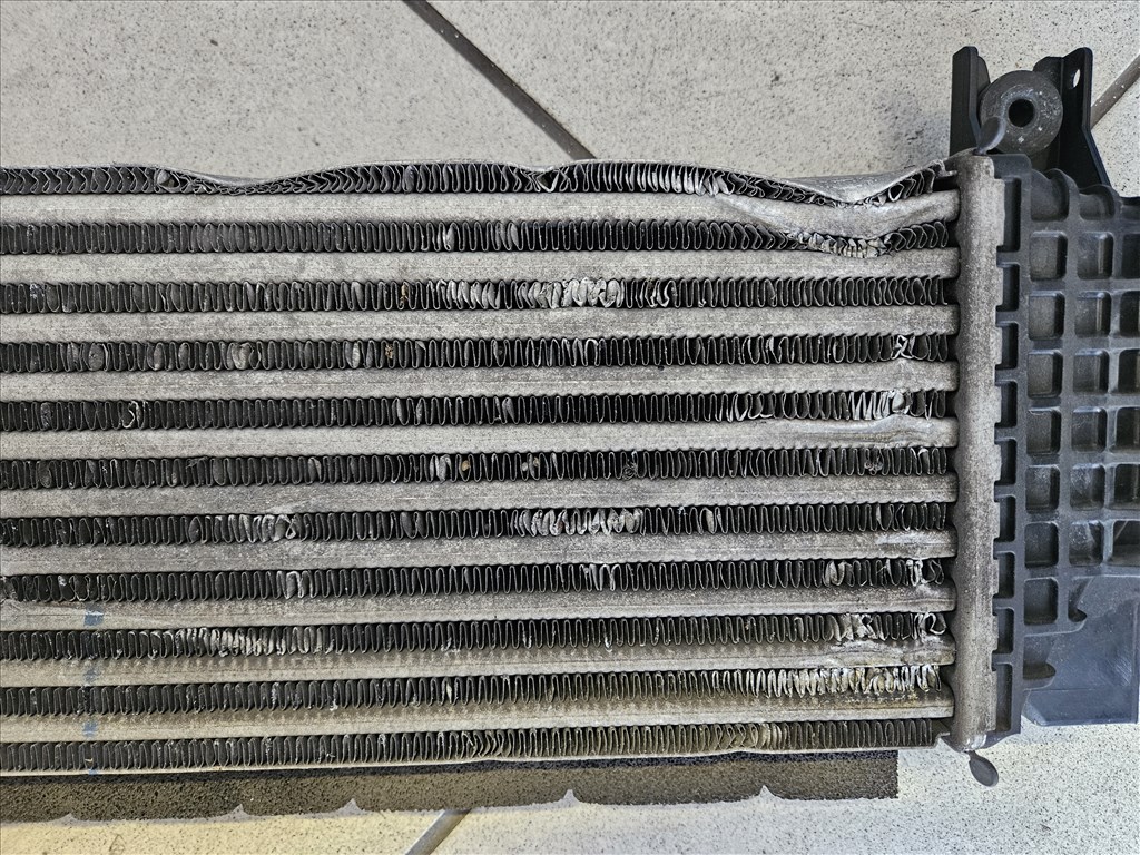 Suzuki Vitara, S-Cross 1.4 hibrid intercooler  1362074s00 3. kép