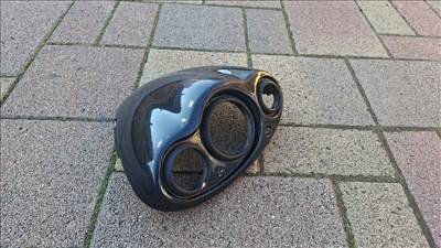 Suzuki katana műszerfal keret 