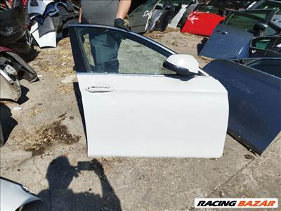BMW F10 jobb első ajtó üresen