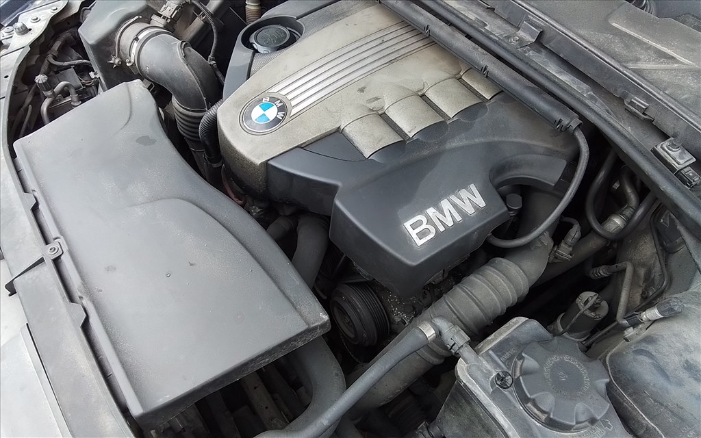 BMW 320 (E90, E91, E92, E93) bontott alkatrészei 5. kép
