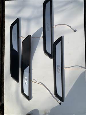 BMW  F01/F02 küszöb belépő LED-ES VILÁGÍTÓS KÜSZÖB BELÉPŐ SZETT 7190977 7190978 7190969 51477181015