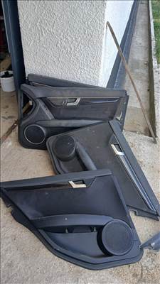 Mercedes C-osztály W204 ajtó kárpit kilincs ajtó panel