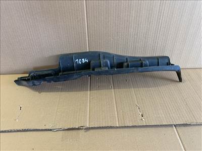 Suzuki SX4 jobb első sárvédő műanyag betét 7235079j0r