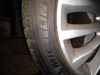  5x120 lyukosztású 18" újszerű (gyári felni) alufelni, rajta 245/45 újszerű Michelin téli gumi gumi 