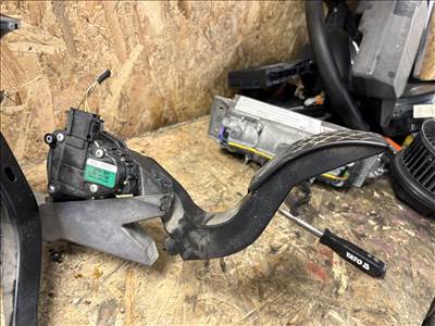 Audi A4 (B6/B7) Elektromos gázpedál  8e1721523c