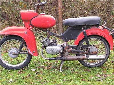 SIMSON SR 4-2 /1 STAR KISMOTOR,HIÁNYOS-ÉS SZAKADT ÁLLAPOTBAN TAPOLCÁN ELADÓ