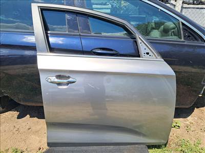 Kia Carens (RP) Jobb első ajtó 