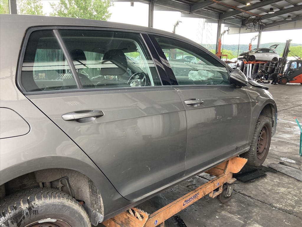 Volkswagen Golf VII bontott alkatrészei 2. kép