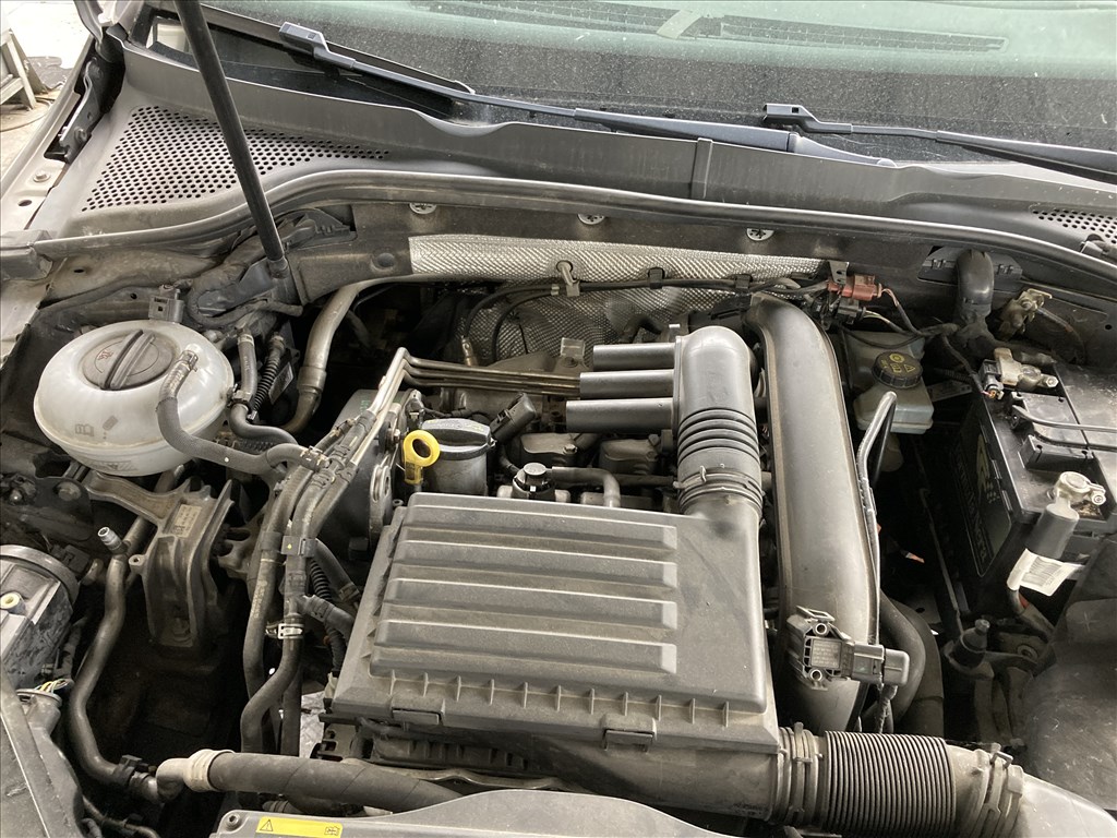 Volkswagen Golf VII bontott alkatrészei 5. kép