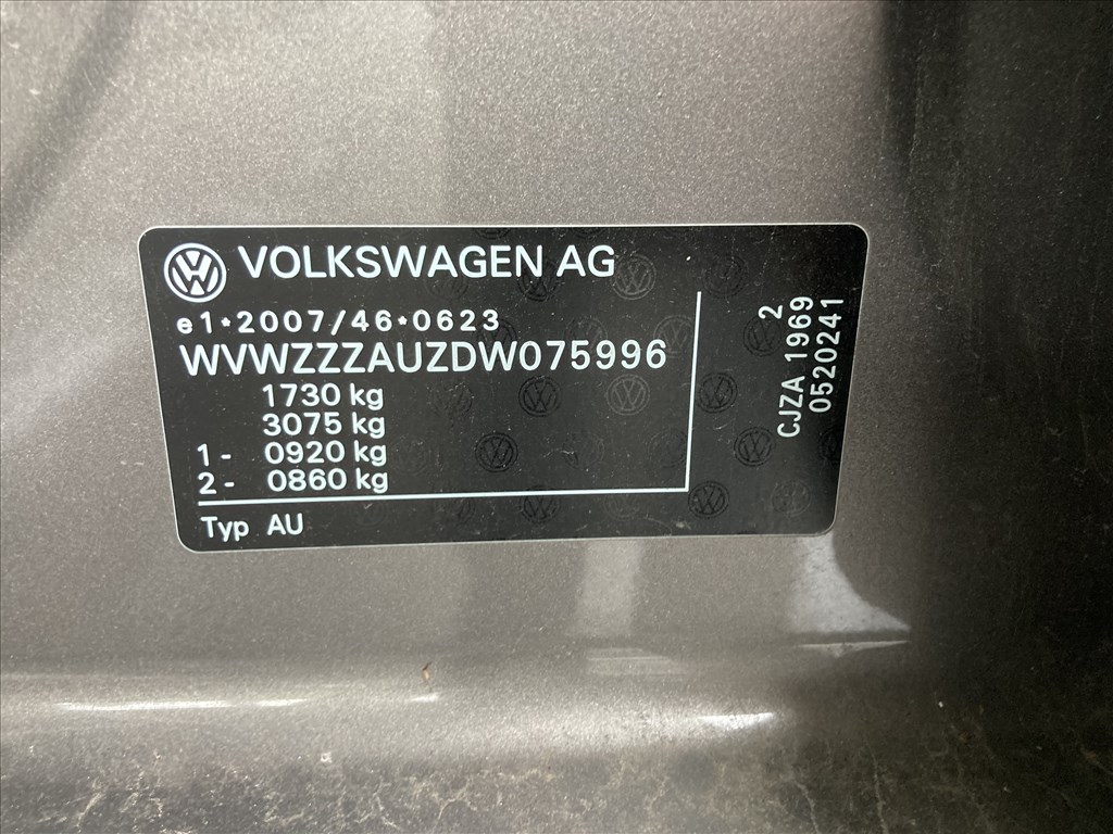 Volkswagen Golf VII bontott alkatrészei 10. kép
