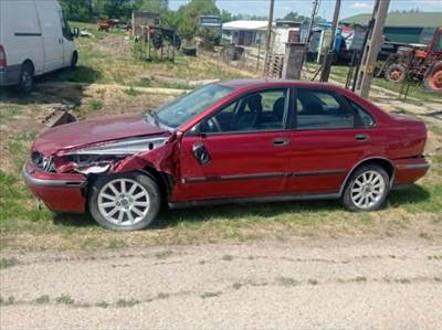 Volvo S40 bontásra egyben eladó