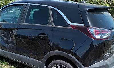 Opel Crossland X bal hátsó külső lámpa 