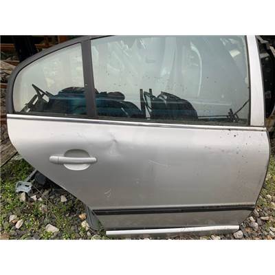 Skoda Super B jobb hátsó ajtó