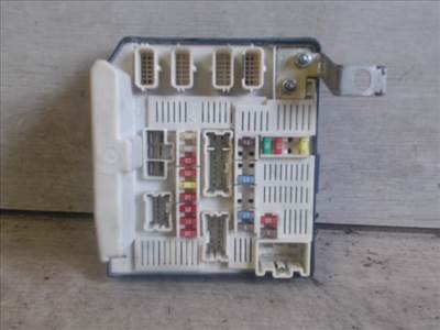 RENAULT MEGANE 05-08 Biztosítéktábla BCM BSI BSM SAM GEM modul Motortér