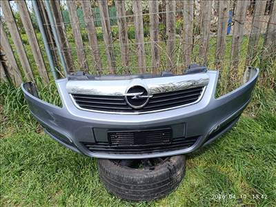 Opel Zafira B első lökhárító  13124972