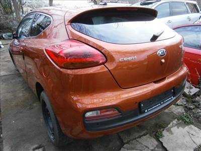 Kia Cee'd (JD) bontott alkatrészei /3 ajtós