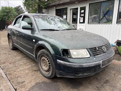 Volkswagen Passat B5 1.6i bontott alkatrészei