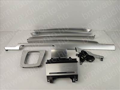 AUDI A4 B6 (8E2) Középső műszerfal díszléc (8E0857961, 8E0867409, 8E0867410, 8E867420, 8E0867419, 8E1853190, 8E0864261, 8E0857951J, 8E1853189)