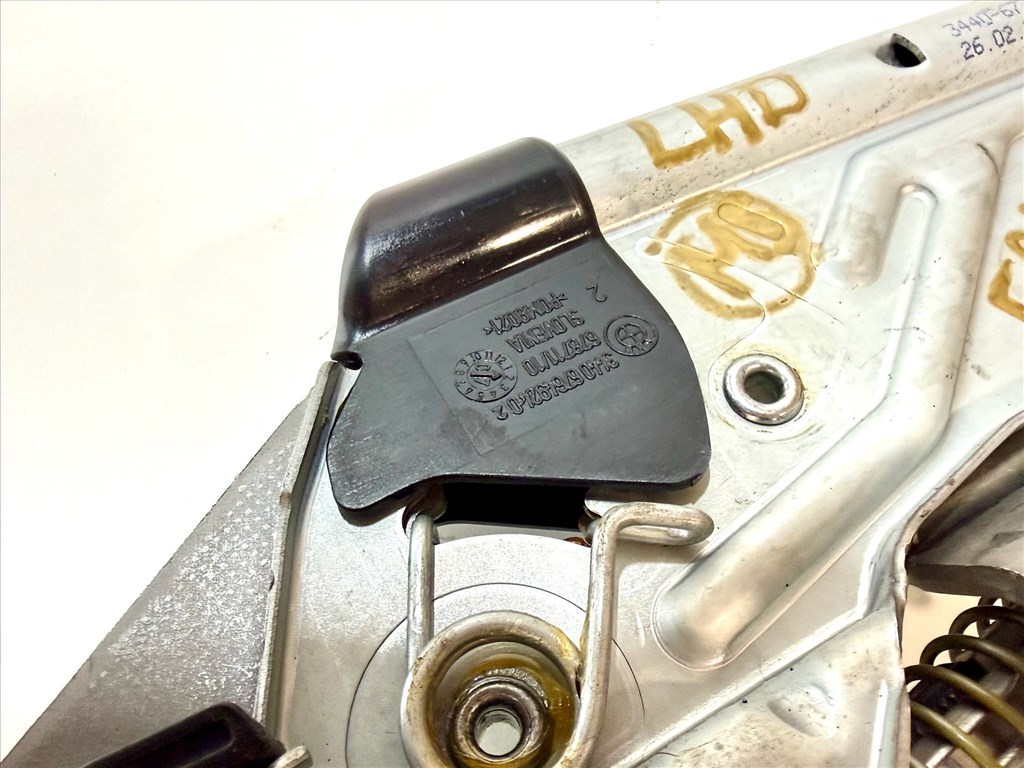 BMW E81, E82, E84, E87, E88, E90, E91, E92, E93 kézifék kar 34416775492 6775492 3. kép