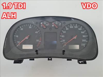 Volkswagen Bora, Volkswagen Golf IV 1.9 TDI ALH kilométer óra VDO (34721) 1j0920826bx