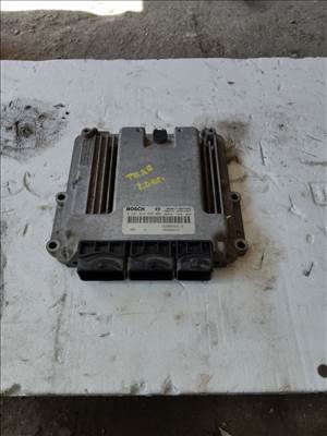 Renault Trafic II Generation L1H1 2.0 dCi 115 motorvezérlő  8200666516