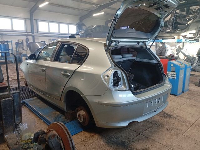 BMW 1 (E87) 118d - Bontódik! 4. kép