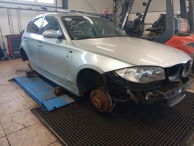 BMW 1 (E87) 118d - Bontódik! 8. kép