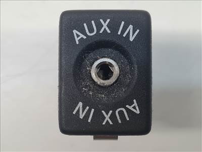 Volkswagen Golf VI AUX csatlakozó (34644) 5m0035724