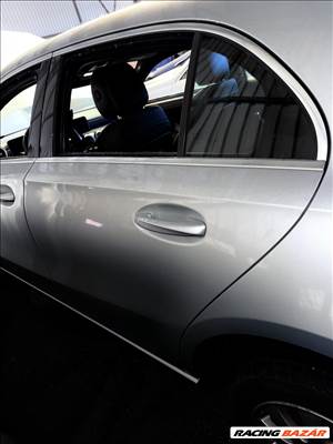 Mercedes A-osztály W177 bal hátsó ajtó 