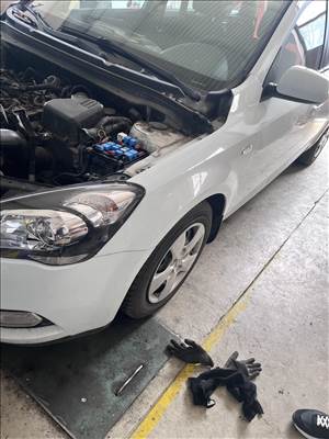 Kia Cee'd (ED) Bal első sárvédő