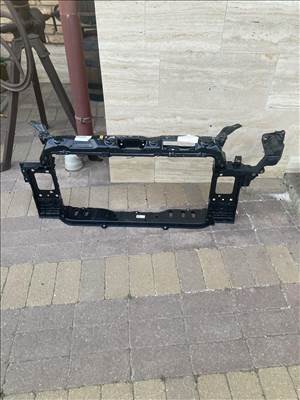 Hyundai I30 homlokfal (64101-A6200)2013-17