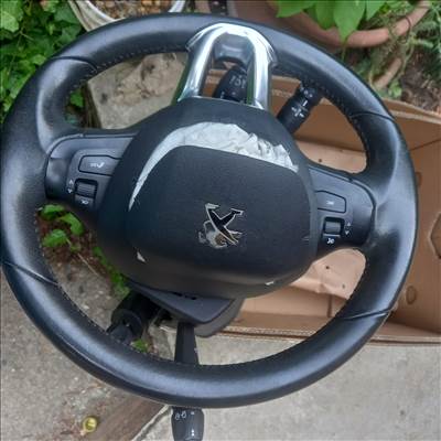 Peugeot 208 kormány eladó.