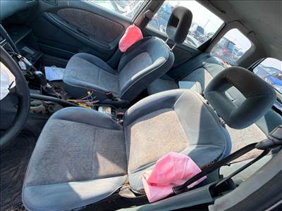 Toyota Avensis (T220) Jobb első Fejtámla *157068*