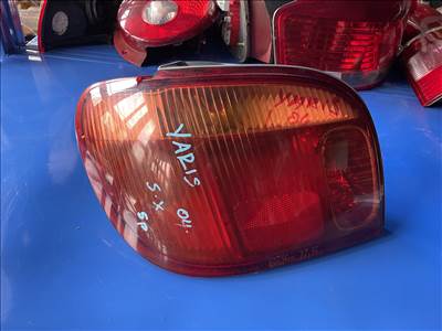 Toyota Yaris (XP10) Bal hátsó lámpa 5 ajtós