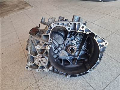 SUZUKI SX4 2.0 DDIS 4WD váltó ZL2