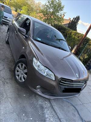 Peugeot 301 bontott alkatrészei