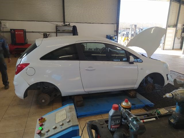 OPEL CORSA D 1.3 CDTI - Bontódik! 7. kép