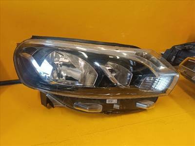 Peugeot Expert III Jobb Fényszóró 9808581180